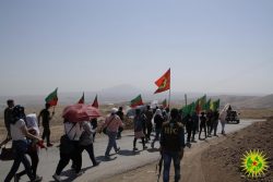 Marching on the Iraqi border with the Kurdish Youth Movement
